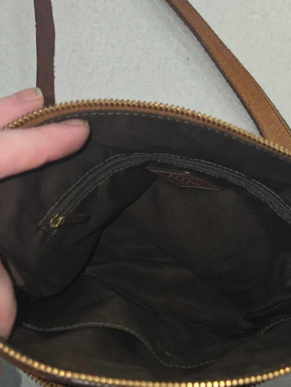 Fossil Men's Brown Leather Messenger Crossbody Bag - Classic Carry